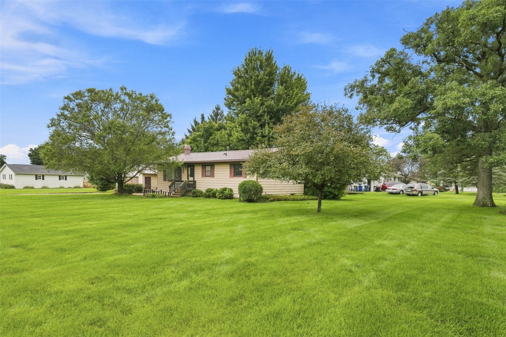 505 S Troy Road Robins IA 52328