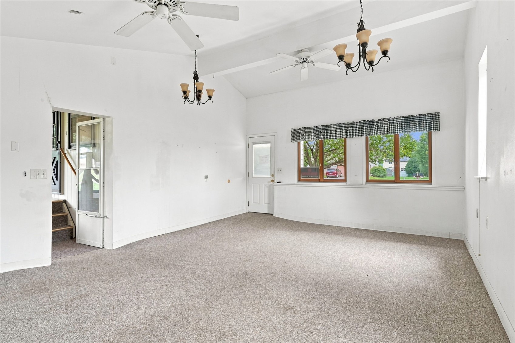 505 S Troy Road Robins IA 52328