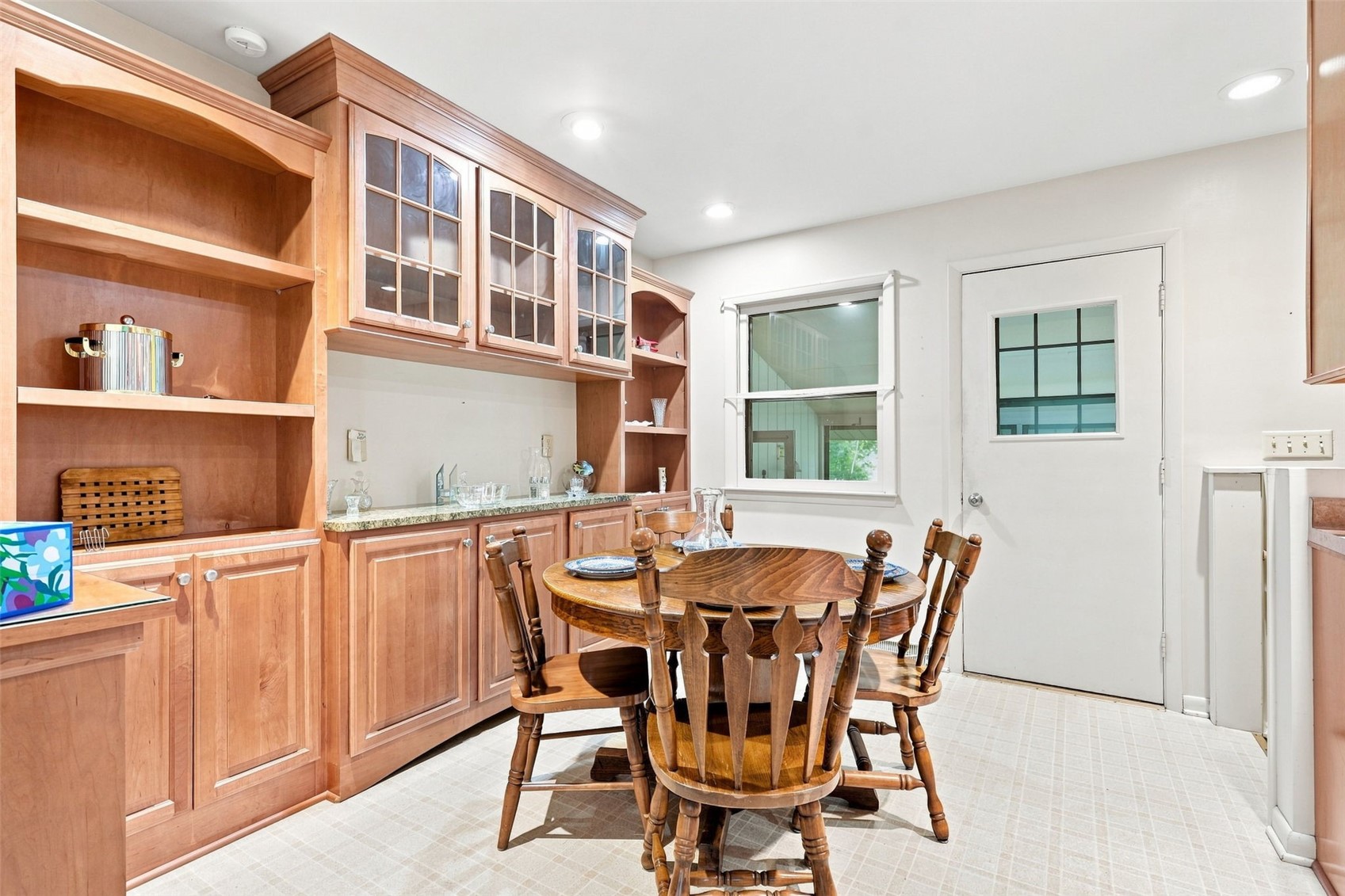 505 S Troy Road Robins IA 52328