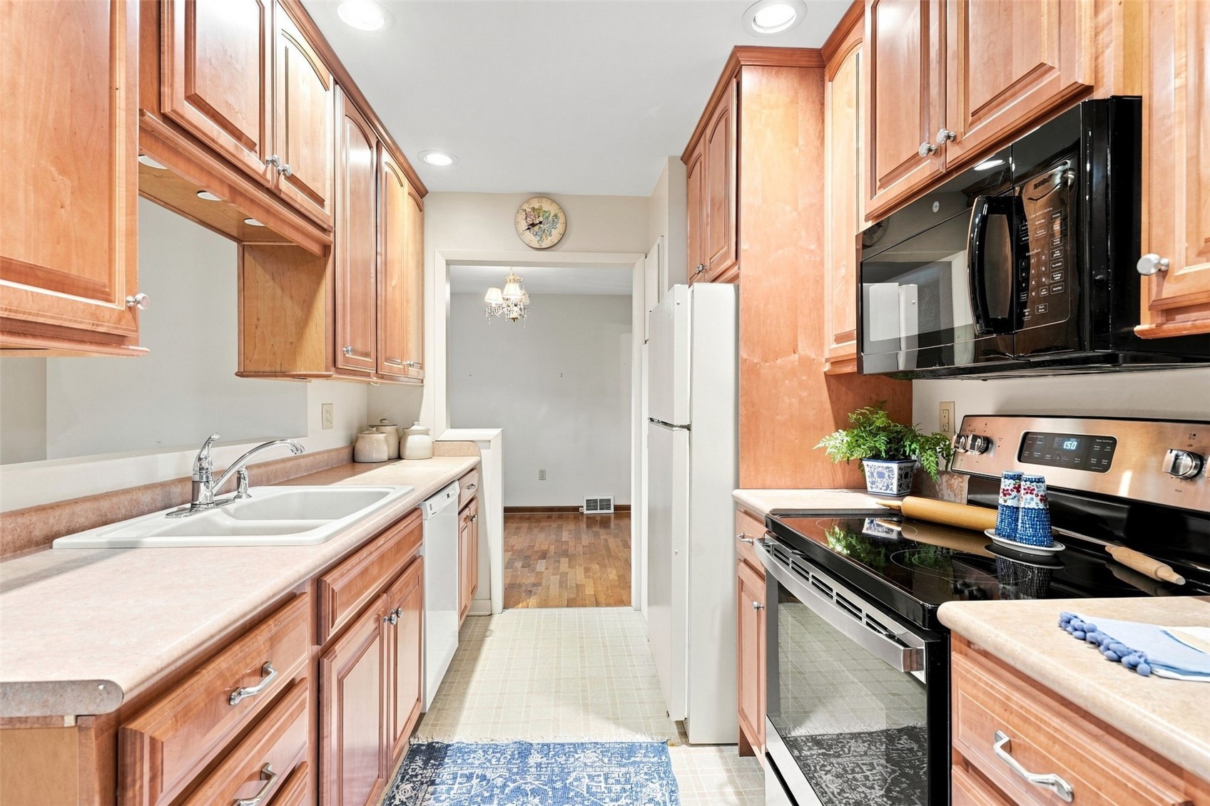 505 S Troy Road Robins IA 52328
