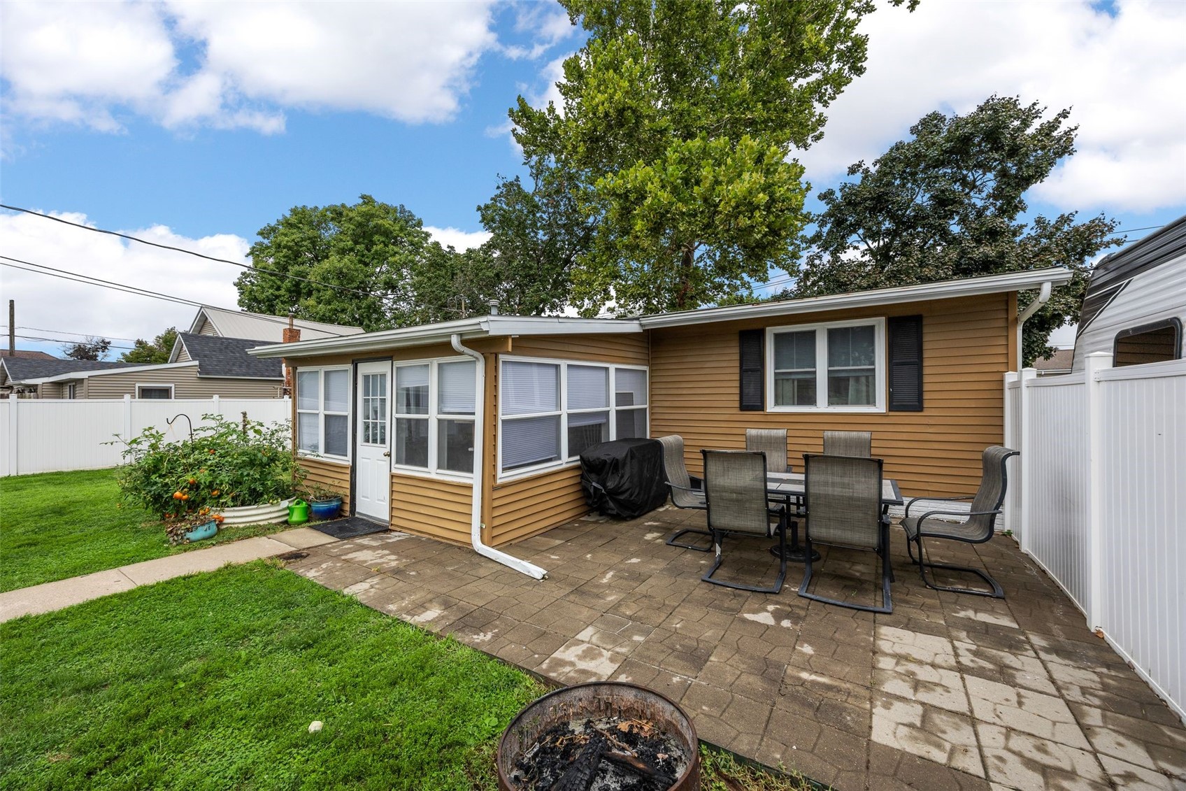 408 W 3rd Street Vinton IA 52349