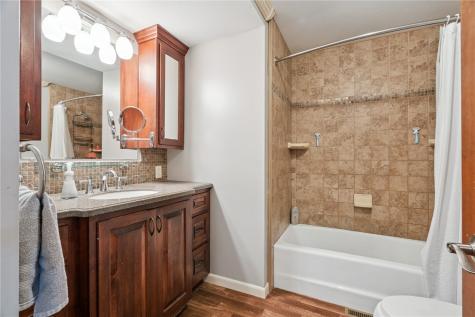 1322 Woodside Drive NW Cedar Rapids IA 52405