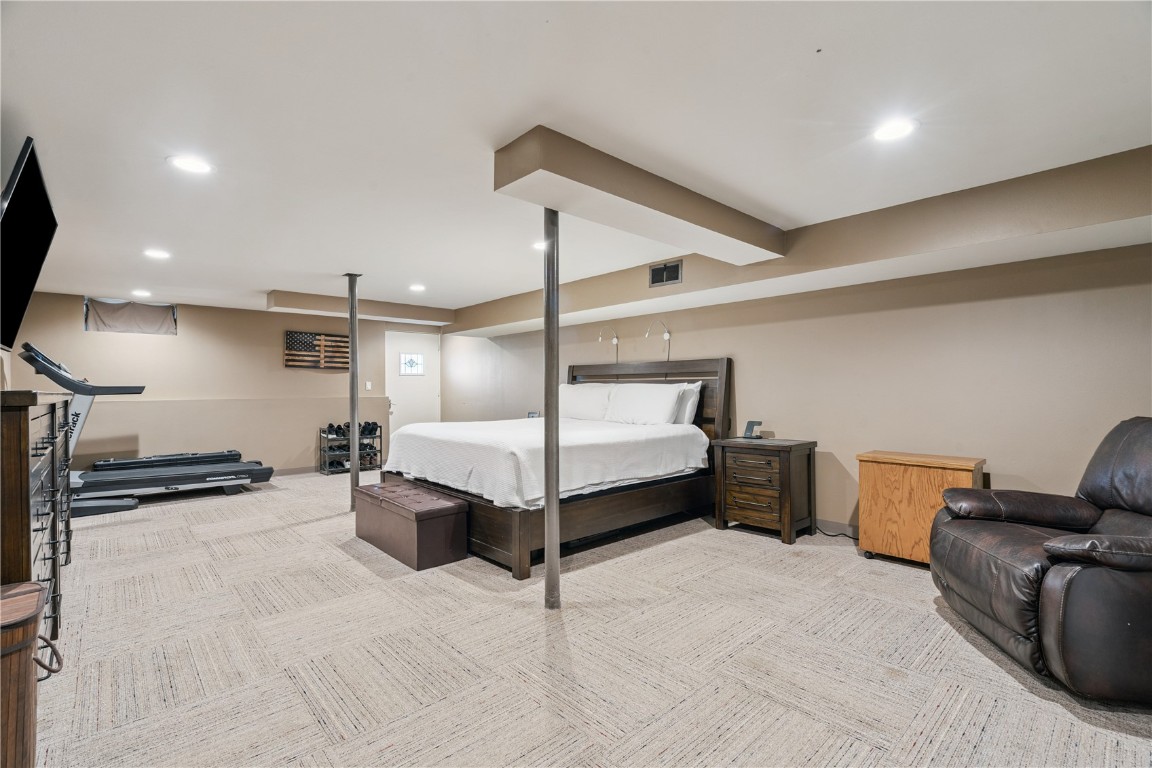 1322 Woodside Drive NW Cedar Rapids IA 52405