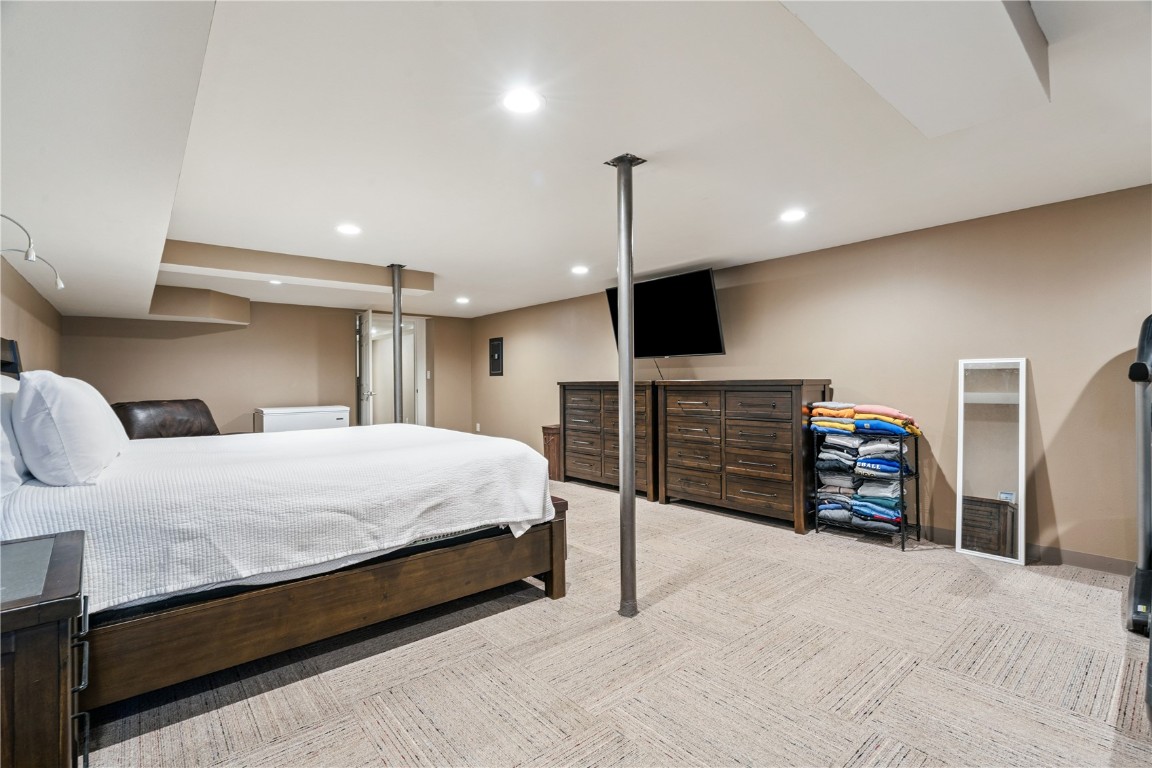 1322 Woodside Drive NW Cedar Rapids IA 52405