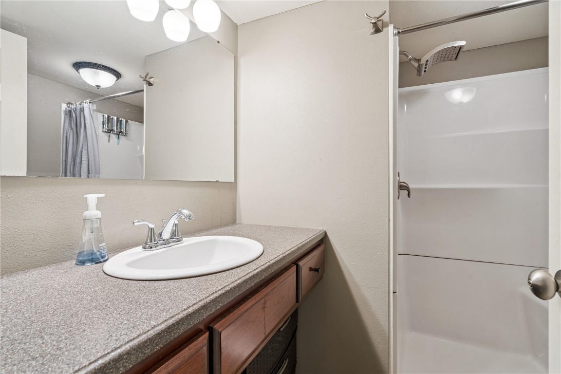 1322 Woodside Drive NW Cedar Rapids IA 52405