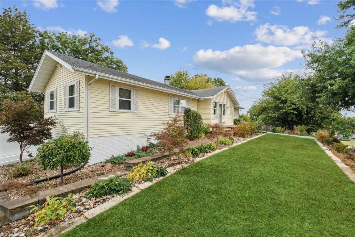 1322 Woodside Drive NW Cedar Rapids IA 52405