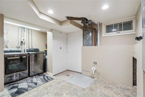 1322 Woodside Drive NW Cedar Rapids IA 52405