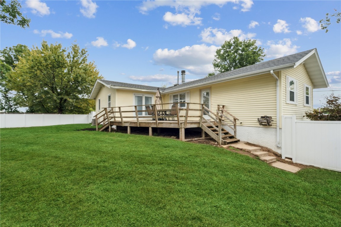 1322 Woodside Drive NW Cedar Rapids IA 52405