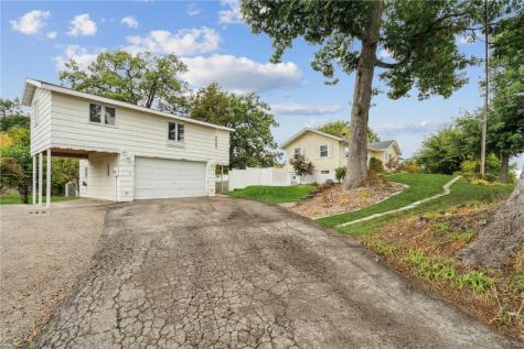 1322 Woodside Drive NW Cedar Rapids IA 52405
