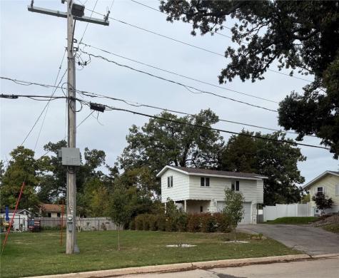 1322 Woodside Drive NW Cedar Rapids IA 52405