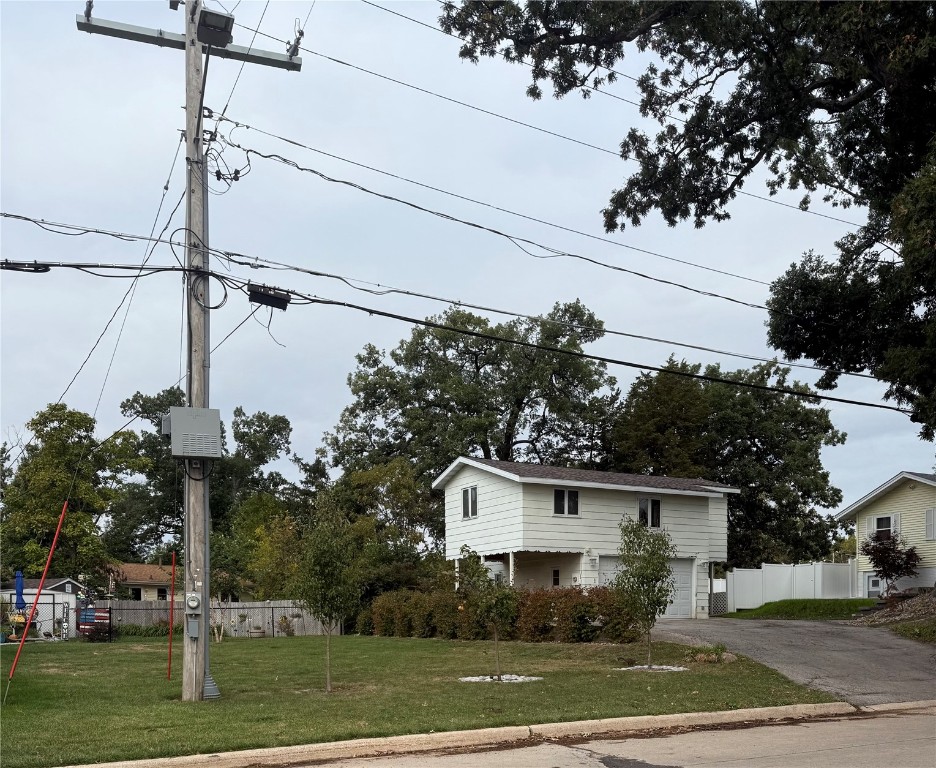 1322 Woodside Drive NW Cedar Rapids IA 52405