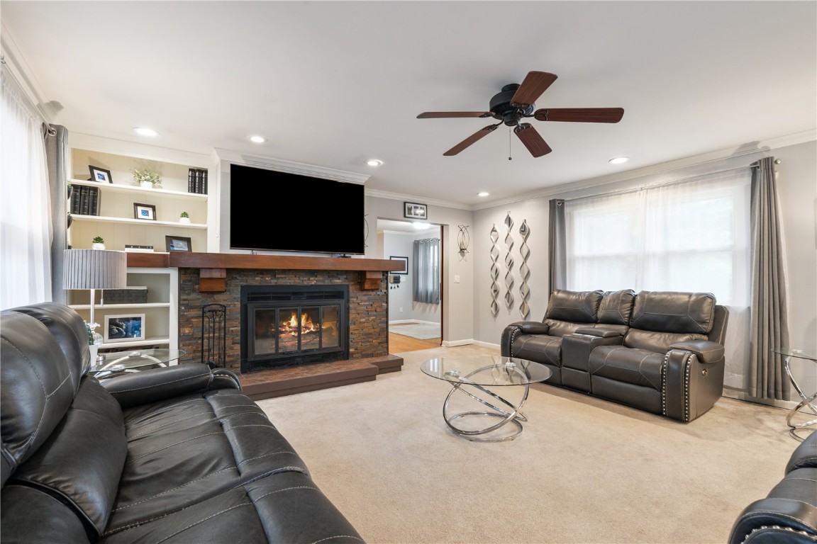 1322 Woodside Drive NW Cedar Rapids IA 52405