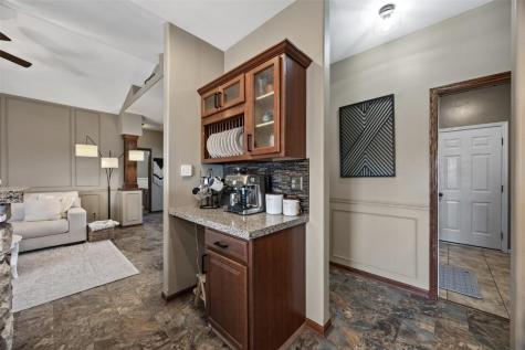 5102 Windmill Court SW Cedar Rapids IA 52404