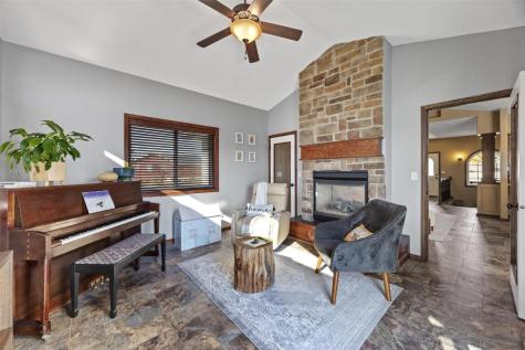5102 Windmill Court SW Cedar Rapids IA 52404