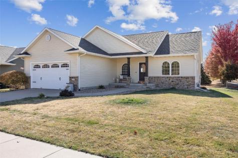 5102 Windmill Court SW Cedar Rapids IA 52404