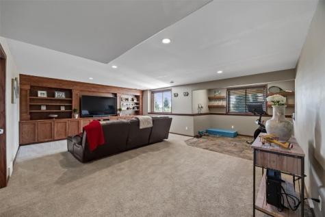 5102 Windmill Court SW Cedar Rapids IA 52404