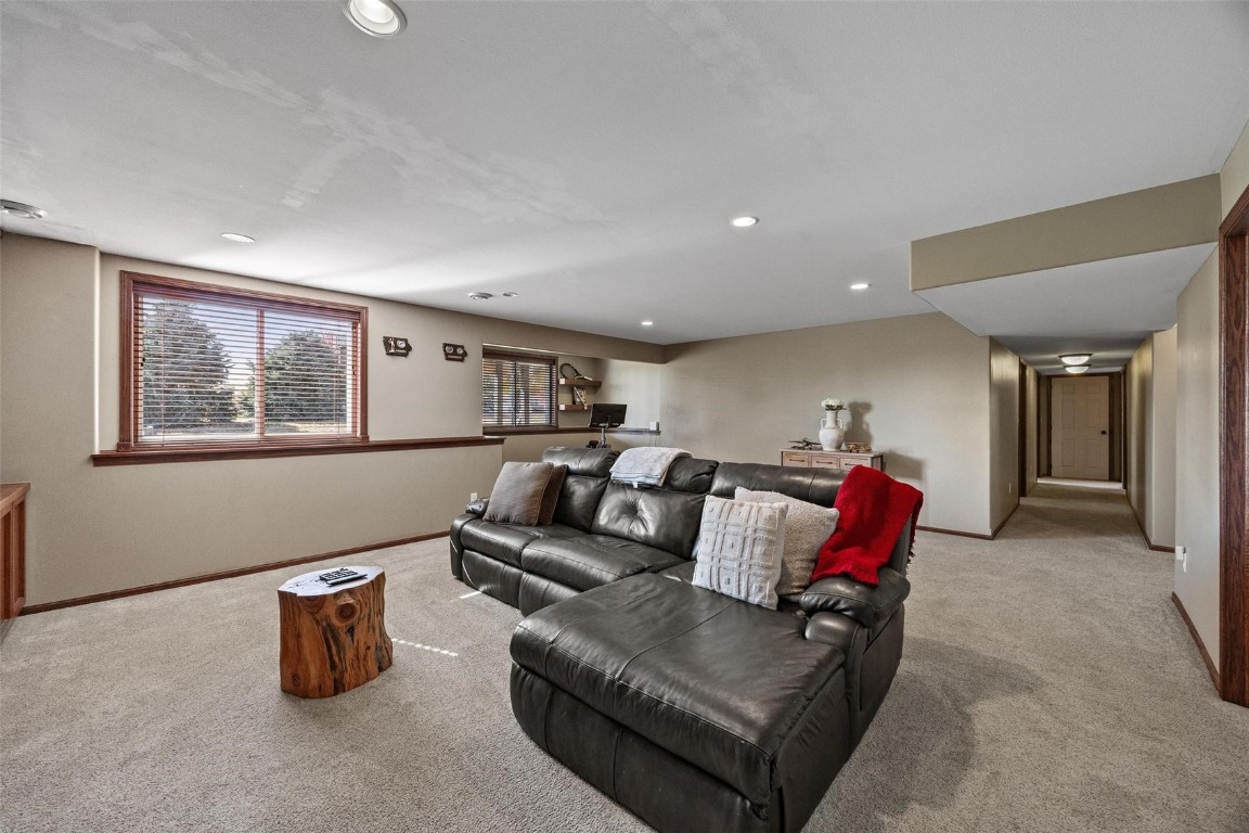 5102 Windmill Court SW Cedar Rapids IA 52404
