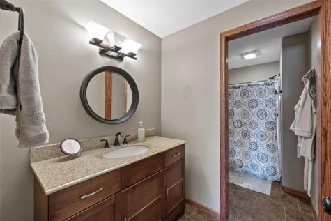5102 Windmill Court SW Cedar Rapids IA 52404