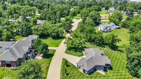 2611 Diamondwood Drive Cedar Rapids IA 52403