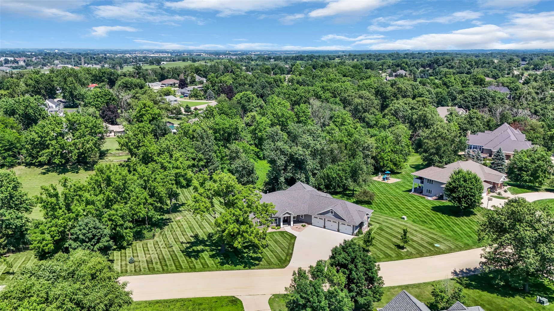 2611 Diamondwood Drive Cedar Rapids IA 52403