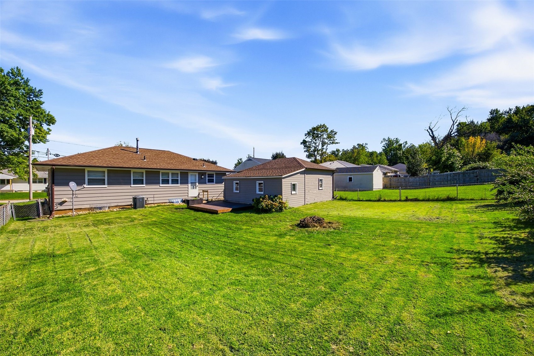 238 24th Street NW Cedar Rapids IA 52405