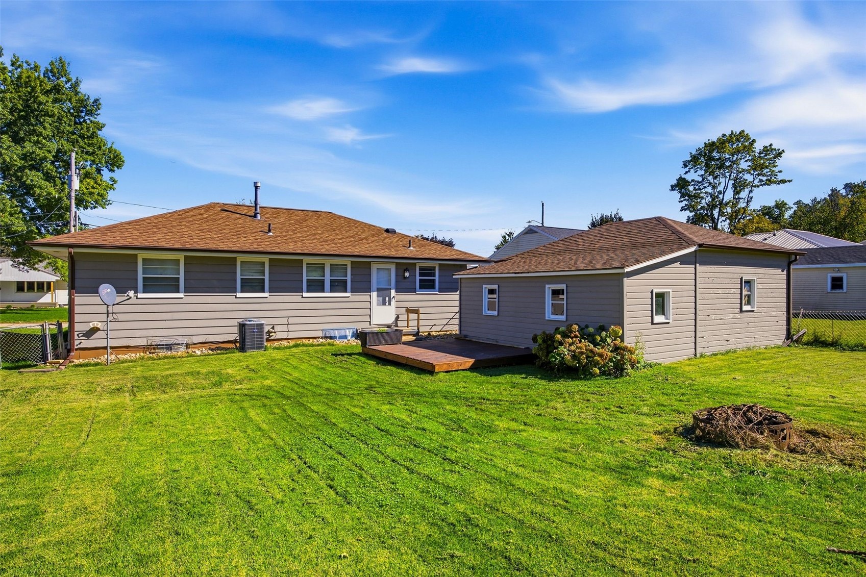 238 24th Street NW Cedar Rapids IA 52405