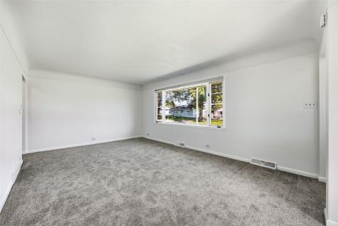 238 24th Street NW Cedar Rapids IA 52405