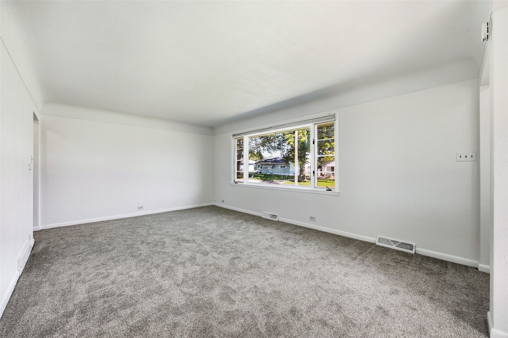 238 24th Street NW Cedar Rapids IA 52405