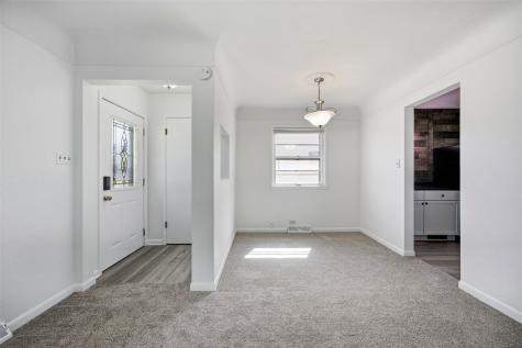 238 24th Street NW Cedar Rapids IA 52405