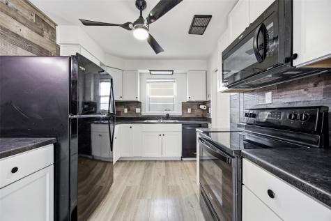 238 24th Street NW Cedar Rapids IA 52405