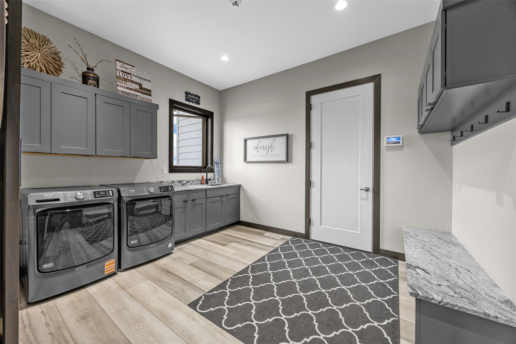7505 Blairs Ferry Road Cedar Rapids IA 52411