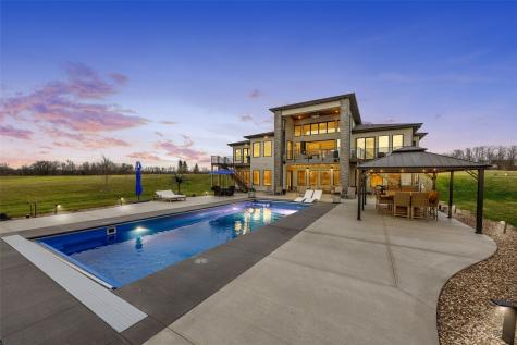 7505 Blairs Ferry Road Cedar Rapids IA 52411