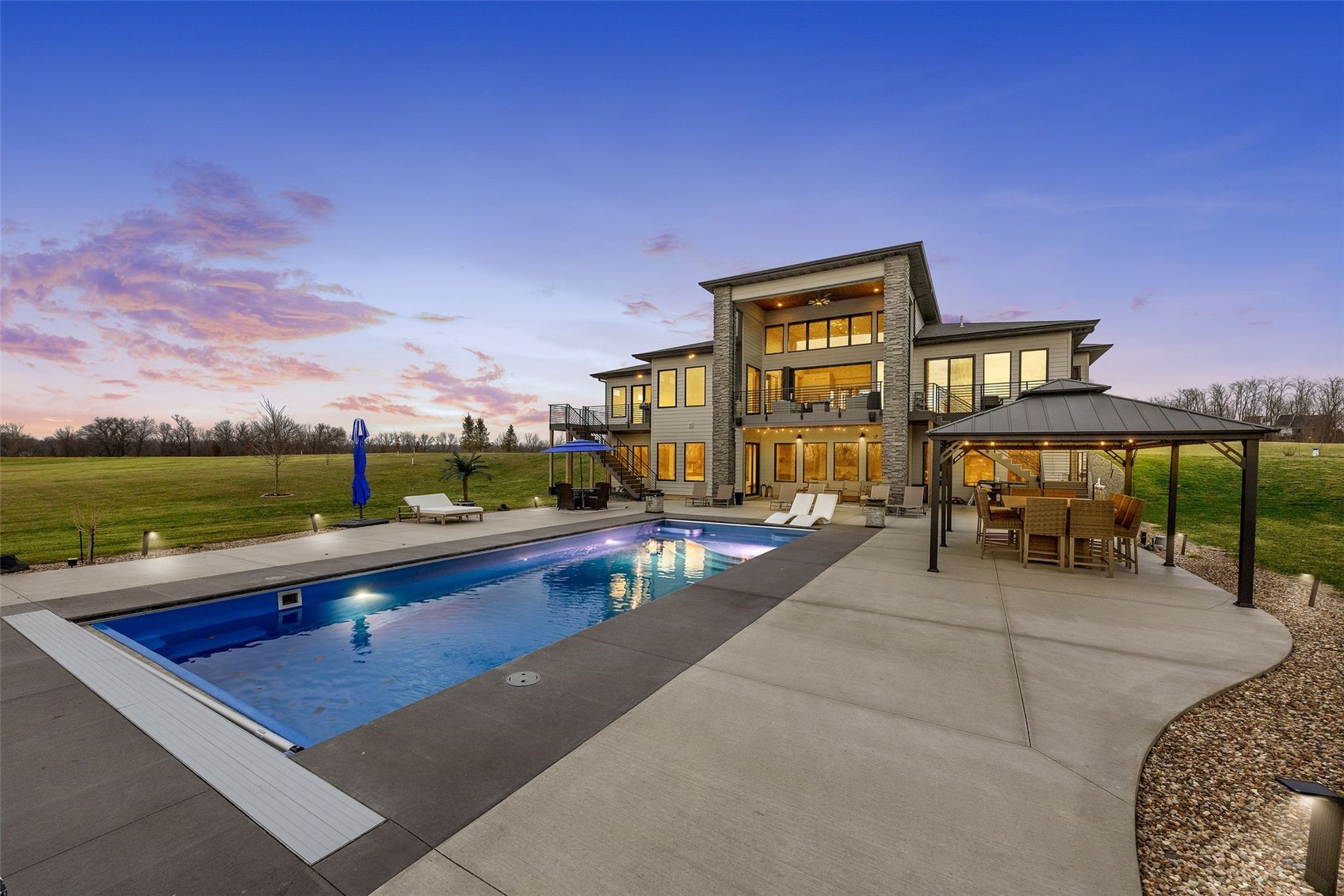 7505 Blairs Ferry Road Cedar Rapids IA 52411