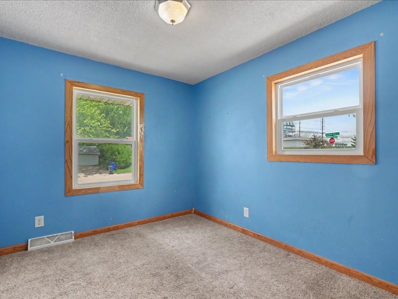 49 Devonwood Avenue SW Cedar Rapids IA 52404