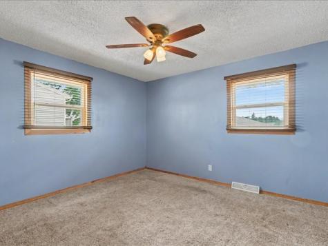 49 Devonwood Avenue SW Cedar Rapids IA 52404