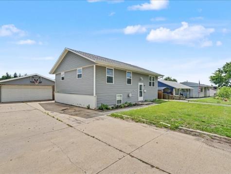 49 Devonwood Avenue SW Cedar Rapids IA 52404