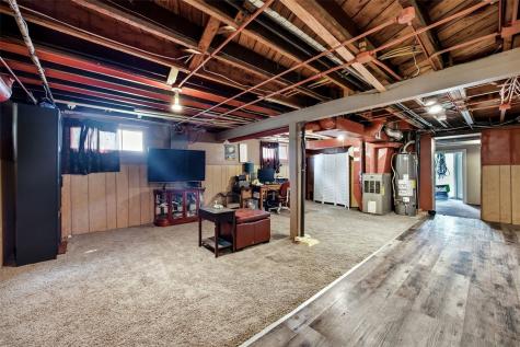 2261 Coldstream Avenue NE Cedar Rapids IA 52402