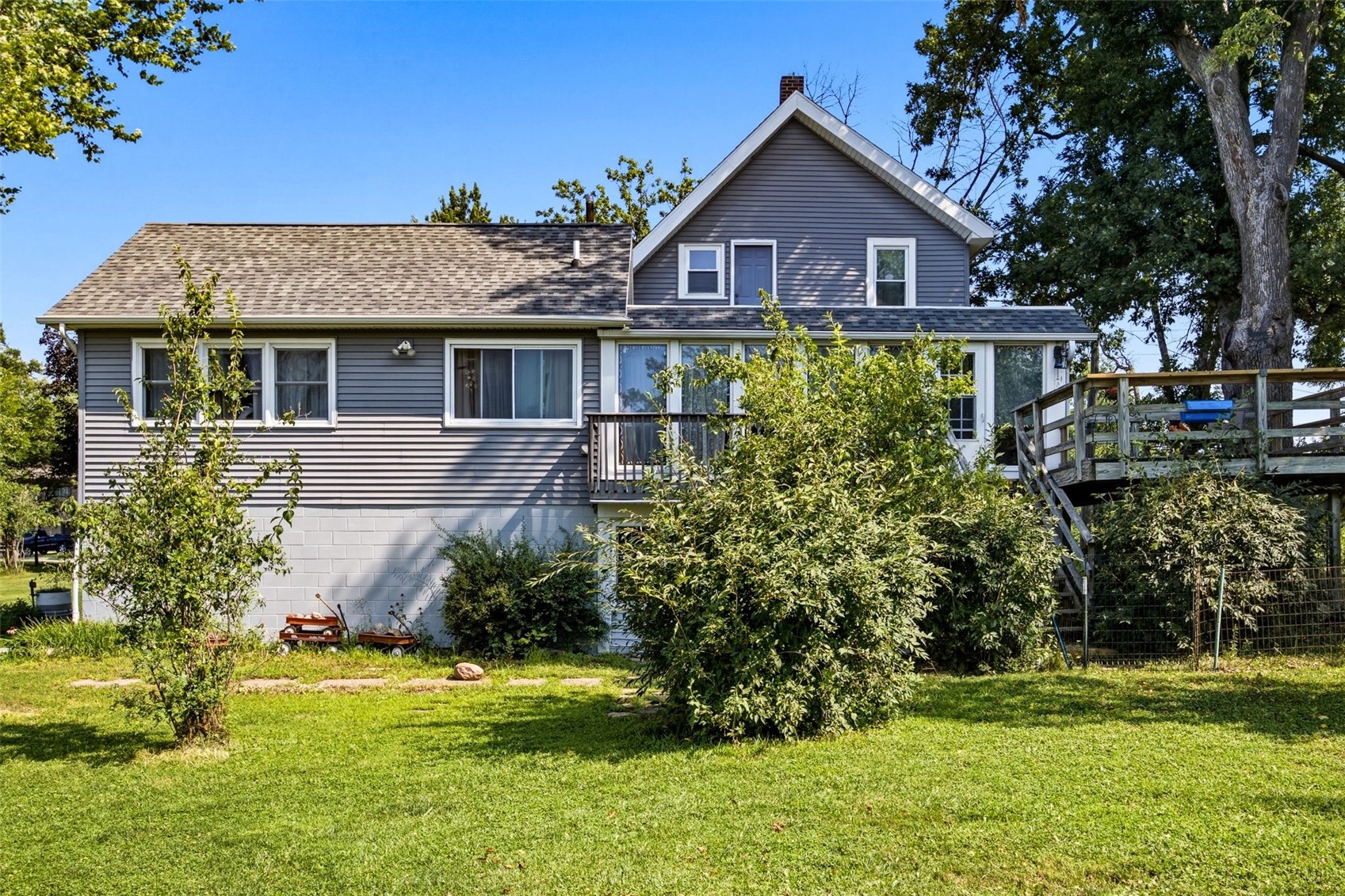 2261 Coldstream Avenue NE Cedar Rapids IA 52402