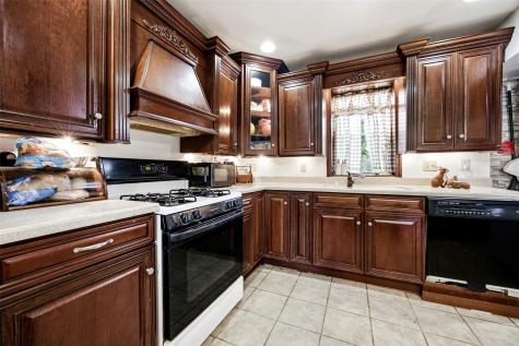 2261 Coldstream Avenue NE Cedar Rapids IA 52402