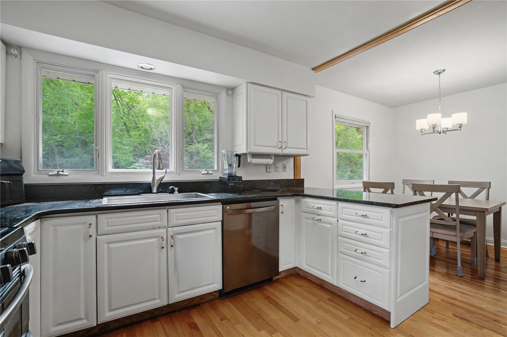 1229 Hertz Drive SE Cedar Rapids IA 52403