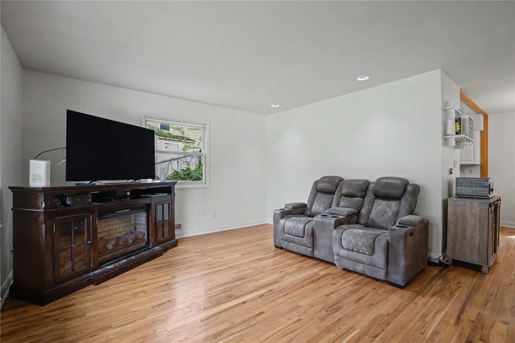 1229 Hertz Drive SE Cedar Rapids IA 52403