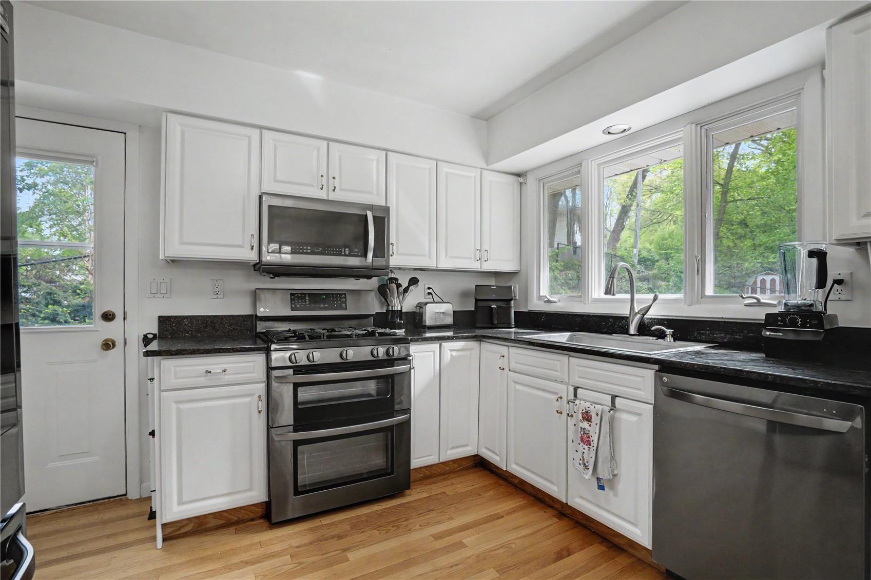 1229 Hertz Drive SE Cedar Rapids IA 52403