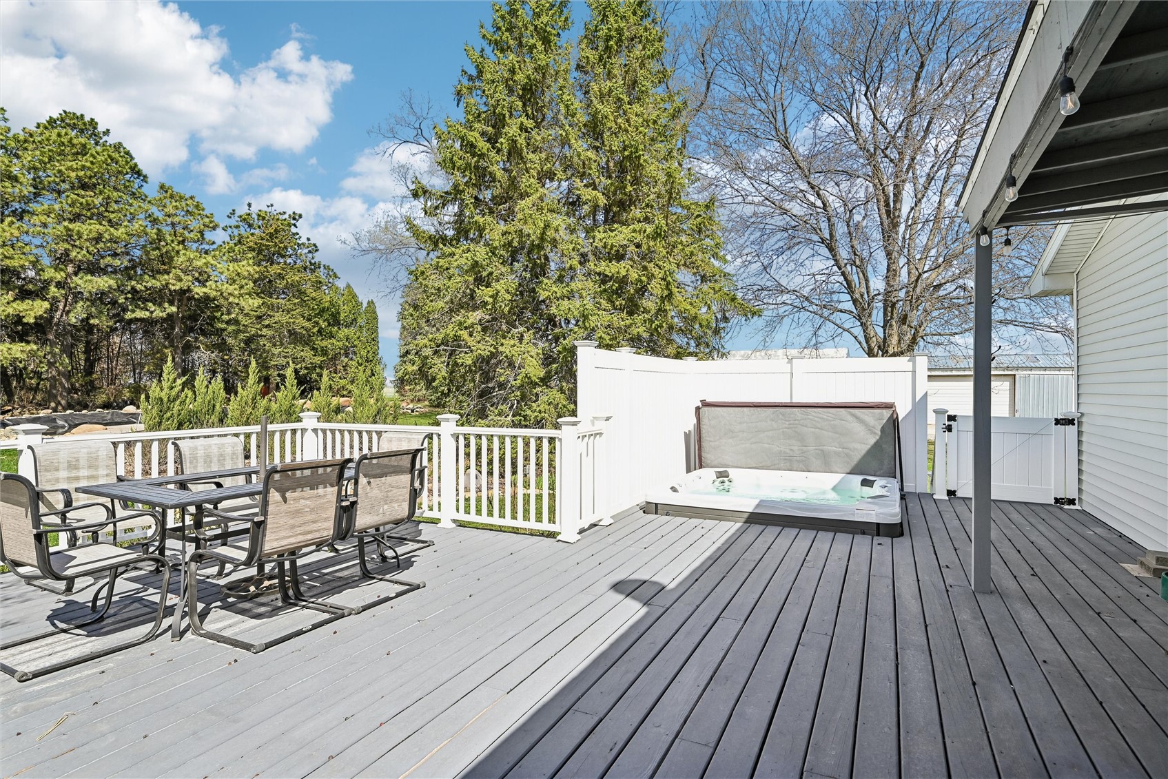 2859 51st Street Walker IA 52352