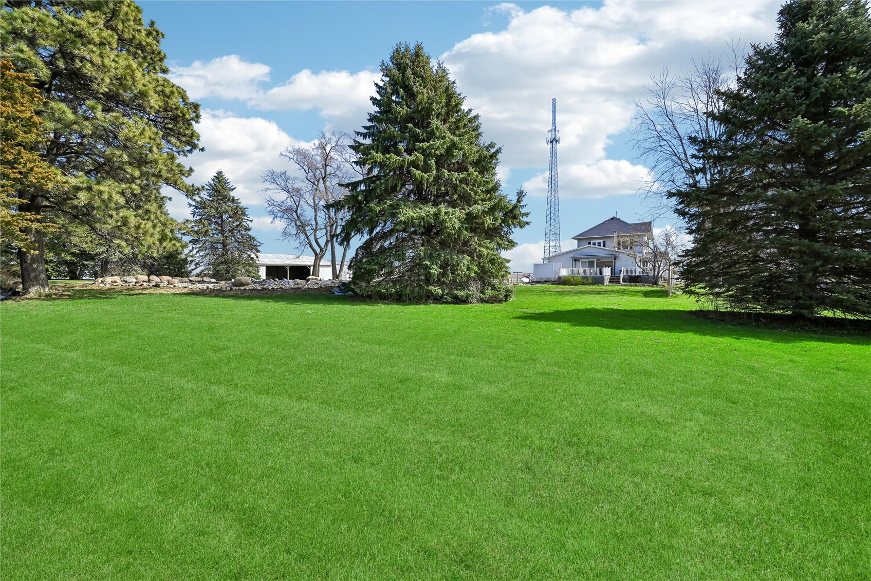 2859 51st Street Walker IA 52352
