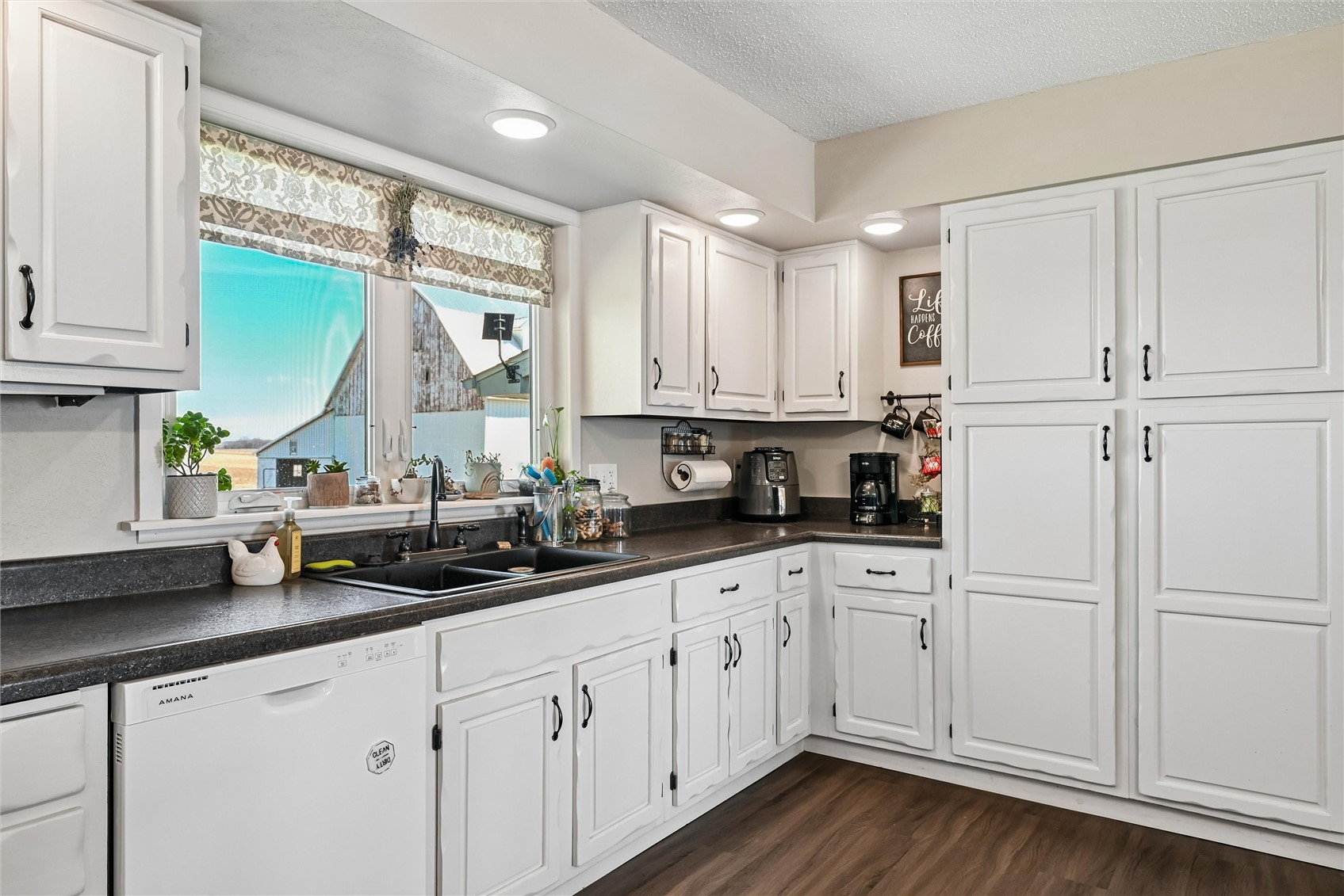 2859 51st Street Walker IA 52352