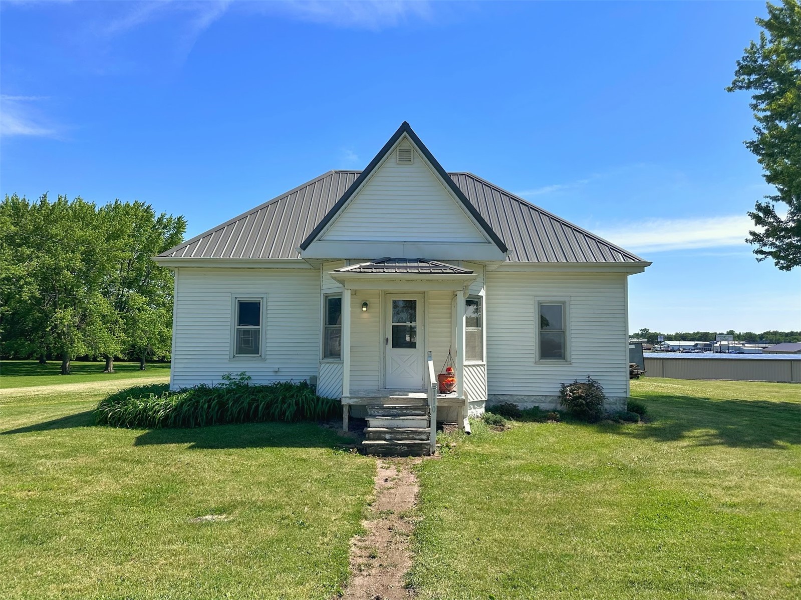 110 12th Street SE Oelwein IA 50662