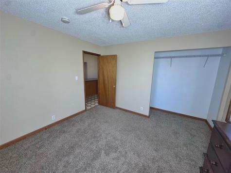110 12th Street SE Oelwein IA 50662