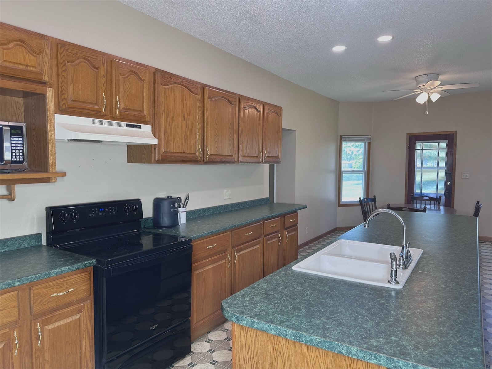 110 12th Street SE Oelwein IA 50662
