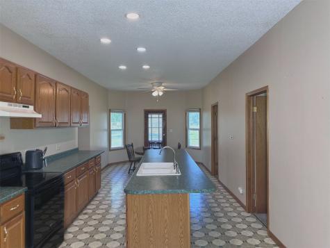 110 12th Street SE Oelwein IA 50662