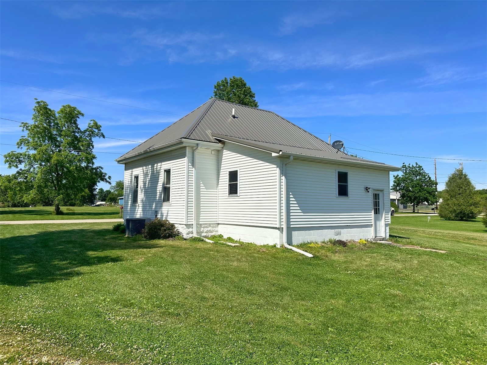 110 12th Street SE Oelwein IA 50662